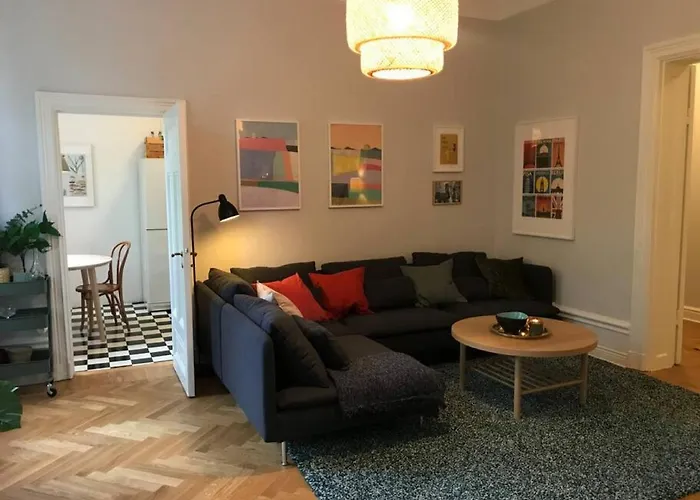 Artistic And Light 2 Room Apartment In Sofo 65Sqm